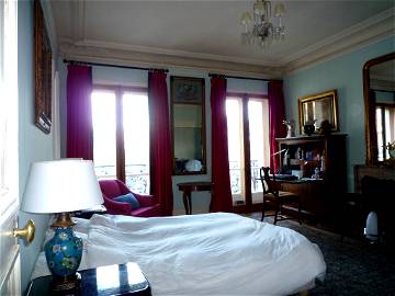 Roomlala | Large Beautiful Room In Flat Share Paris