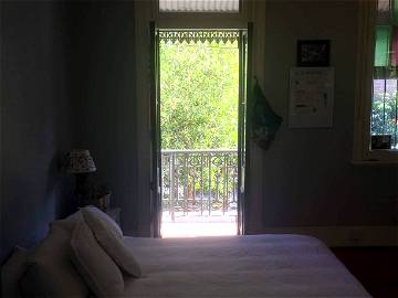 Roomlala | Large Bedroom Available