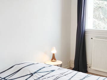 Roomlala | Large Bedroom In A Quiet And Bright Apartment