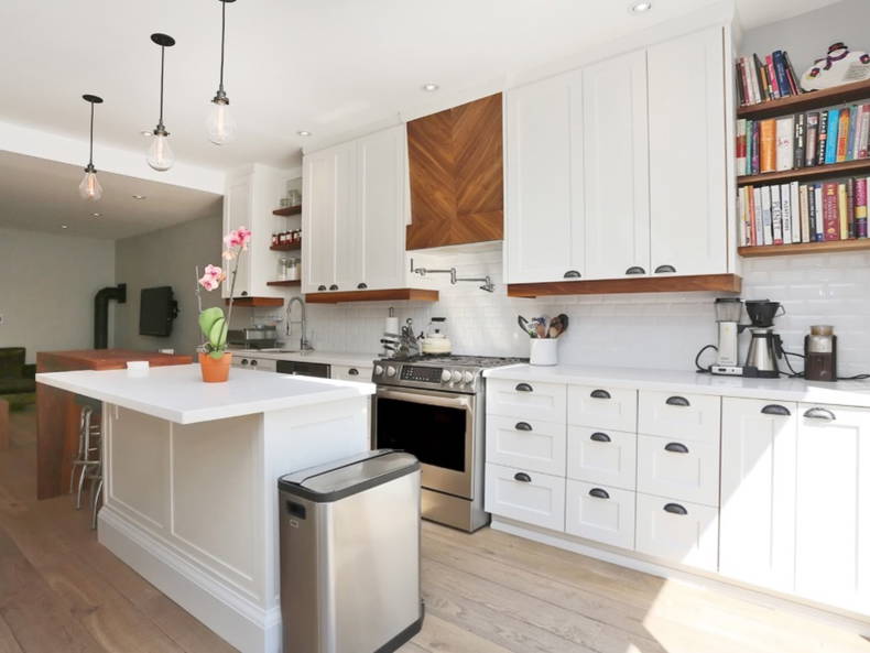 Colocation Toronto 150697-5