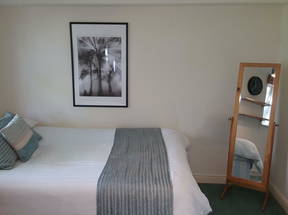 Large Double Room In Tooting, Bills Inc.