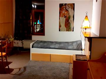 Roomlala | Large Furnished Room (18m2) 1 P. Bed In Artist's House
