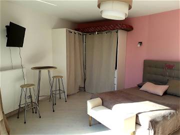 Roomlala | Large Furnished Room With Private Bathroom And Small