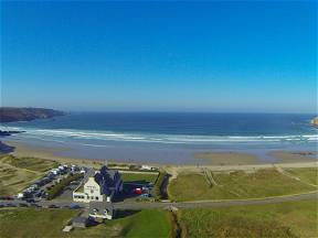 Large Pleasant House Near The Sea