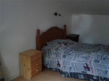 Roomlala | Large Room Available For A Woman