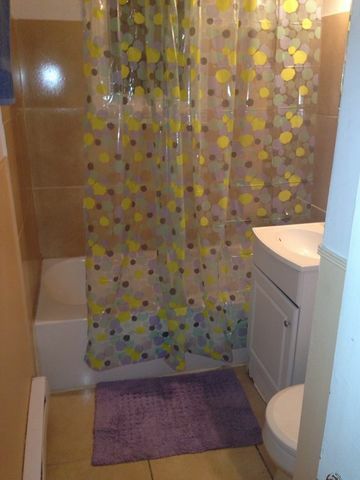 Homestay Laval 61657