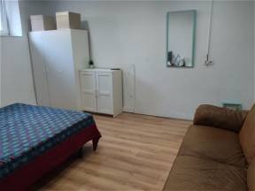 Amplia habitación ideal para parejas en el centro de Oviedo