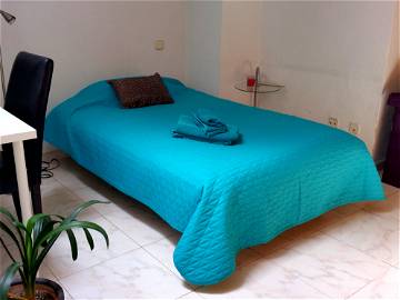 Roomlala | Large Room In A Duplex/aticowith Terrace In The Centre Of Ma