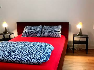 Roomlala | Large Room In A Pleasant Accommodation