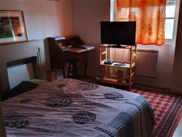 Roomlala | Large Room In T2 For Women Or Naturist Couples