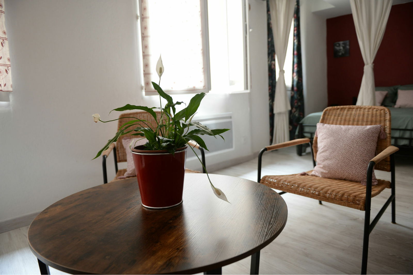 Independent Studio Orange 240166