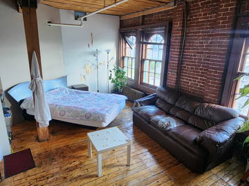 Roomlala | Large sunny loft in the heart of Old Montreal