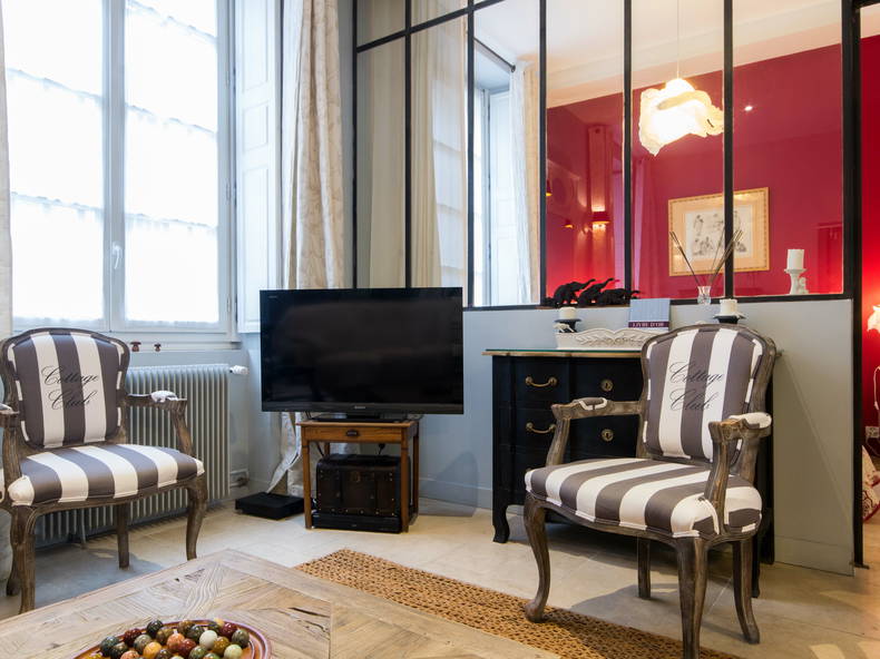 Entire Home Dijon 167763-2