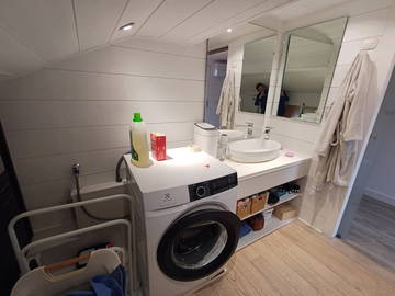 Logement entier à louer à Thonon-Les-Bains - photo 8 : salle de bain-8