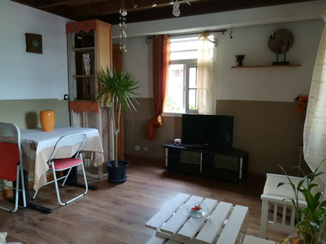 Independent Studio Douville 220265