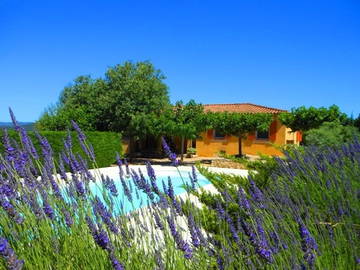 Roomlala | Les Limignons Luberon, private swimming pool