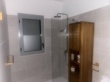 Entire home for rent in Sainte-Anne - photo 3: Bathroom-3