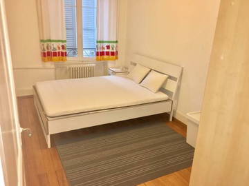 Roomlala | Lindo apartamento sob a estação de trem 