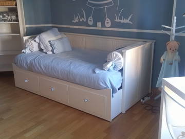 Roomlala | Lindo quarto com portão de ferro