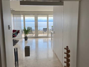 Roomlala | Lindo Quarto com Terraço e Vista Lago