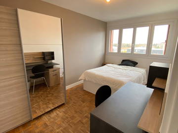 Roomlala | Lindo quarto compartilhado disponível