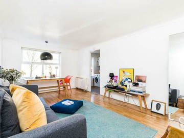 Roomlala | Lindo quarto de casal grande
