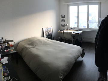 Roomlala | Lindo quarto iluminado em apartamento moderno