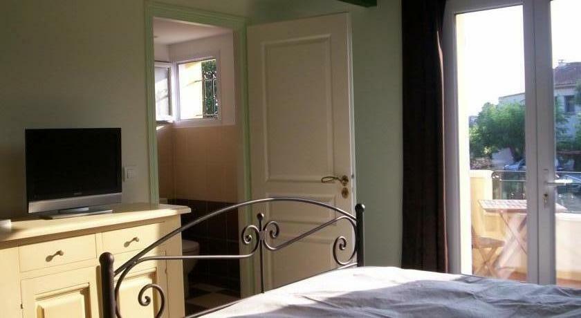 Hospedagem Em Casa De Família Saint-Raphaël 115134