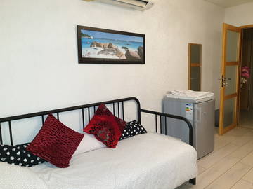 Roomlala | Lindo quarto para alugar em uma casa