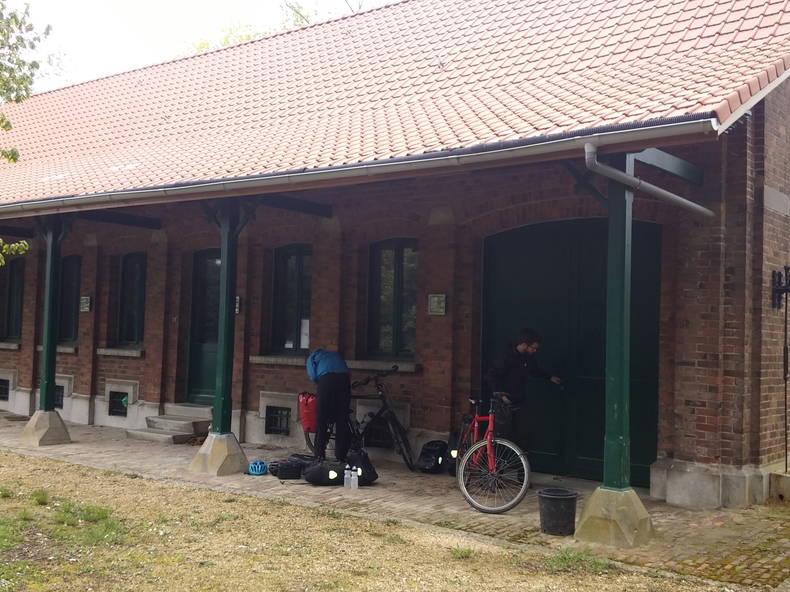 Entire Home Rhode-Saint-Genèse 133009-1