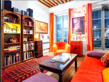 Roomlala | Living room + Mezzanine For Rent In Lyon full Center