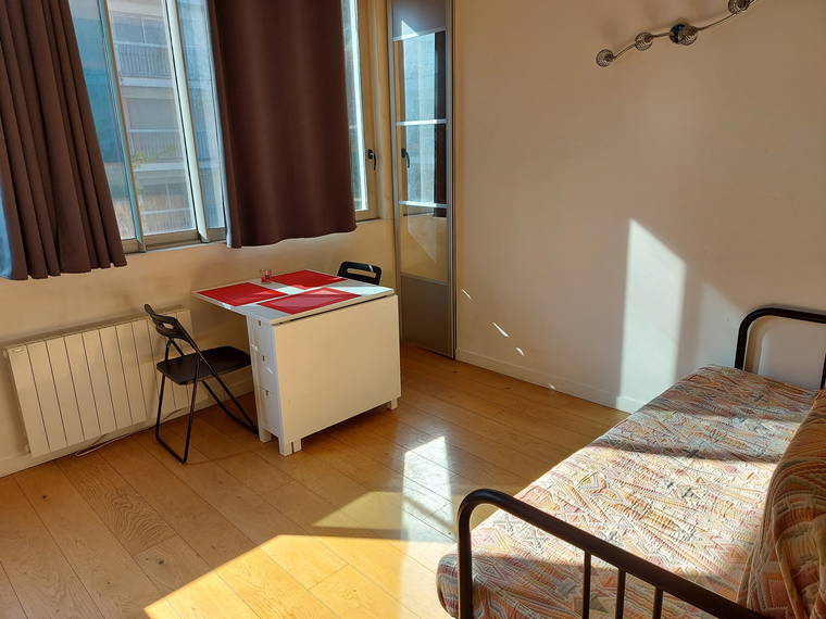 Homestay Paris 88580