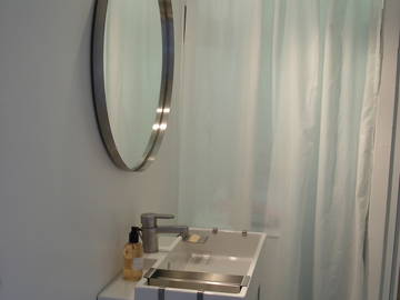 Logement entier à louer à Lyon - salle de bain-12