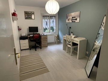 Homestay for rent in Magnanville - photo 2 : Bedroom-2