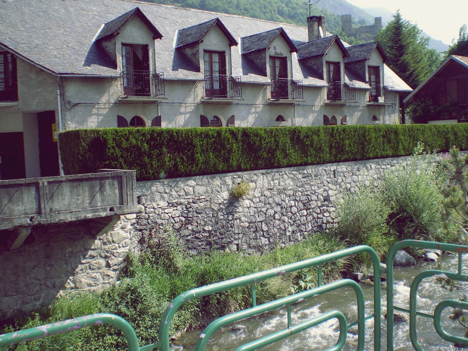 Oberoende Studio Esquièze-Sère 80455