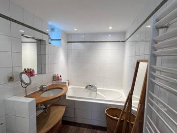 Chambre chez l'habitant à louer à Paris - photo 3 : salle de bain-3