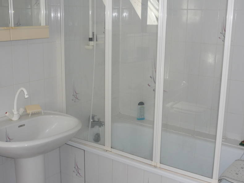 Gastgezin Surzur 24330-4