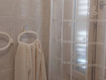 Chambre chez l'habitant à louer à Vichy - photo 5 : salle de bain-5