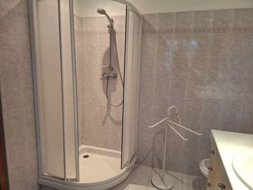 Chambre chez l'habitant à louer à Mougins - photo 4 : salle de bain-4