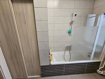 Chambre chez l'habitant à louer à Strasbourg - photo 9 : salle de bain-9