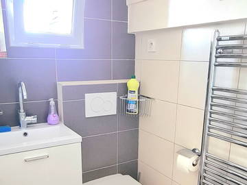 Chambre chez l'habitant à louer à Clamart - photo 6 : salle de bain-6