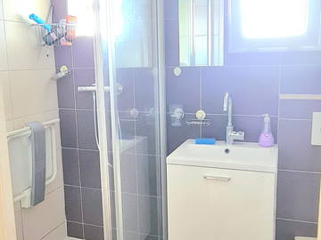 Chambre chez l'habitant à louer à Clamart - photo 7 : salle de bain-7