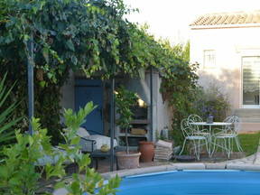 Location De Chambre privée indépendante avec salle de bain.