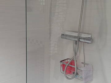 Chambre chez l'habitant à louer à Fougères - photo 2 : salle de bain-2
