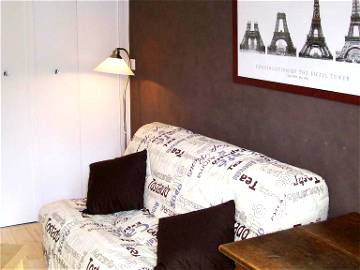 Room For Rent Voisins-Le-Bretonneux 136049-1