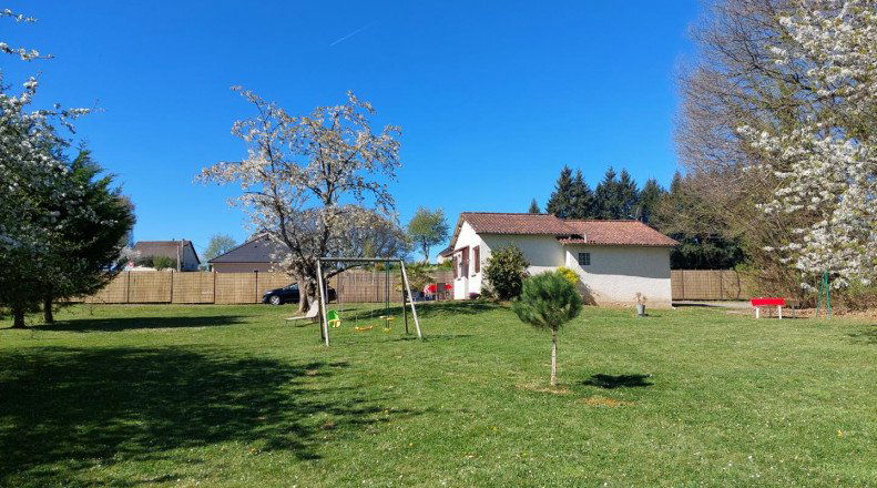 Onofhängeg Studio Saint-Pardoux-l'Ortigier 73070