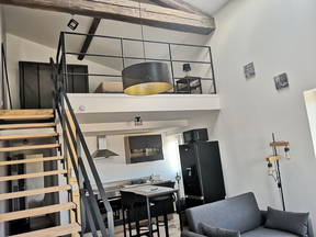 Möbliertes Loft