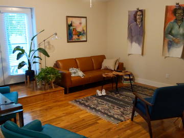Roomlala | Loft compartilhado limpo de curto prazo. Uptown Cincinnati