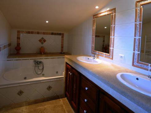 Habitaciones De Huéspedes Le Barroux 58205-4