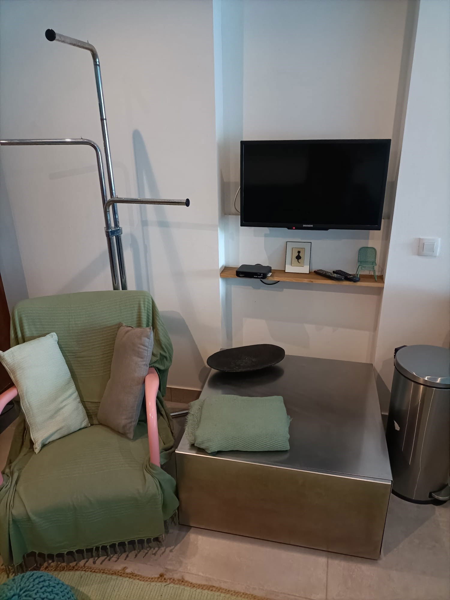 Independent Studio Antibes 85343
